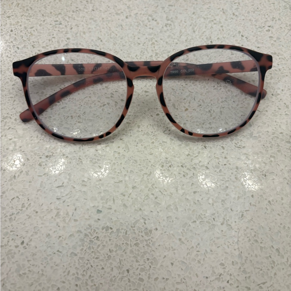 Stylish Tortoiseshell Round Glasses